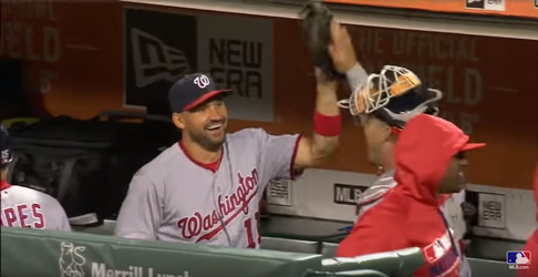 Nationals de recordboeken in met zeldzame triple play (video)