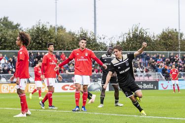 Ajax Onder 19 geeft goede voorbeeld in Youth League: dikke zege op Benfica