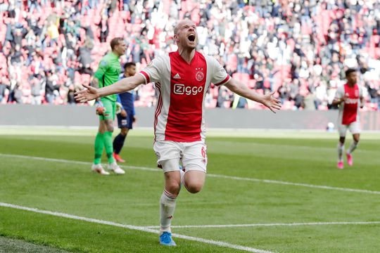 Ajax officieus kampioen na overwinning op AZ