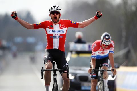 Kasper Asgreen verslaat Mathieu Van der Poel: 'Ik bleef in zijn wiel en sloeg op tijd toe'