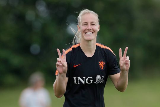 Van der Gragt na maandenlange afwezigheid weer present op de training van Barça