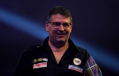 🎥 | De heerlijke 170-finish van Gary Anderson in de finale van het WK darts, met Engels commentaar