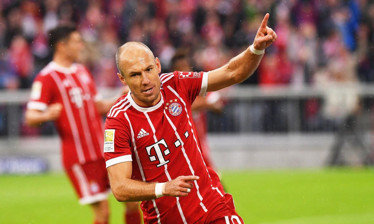Robben prikt en wint ruim met Bayern van Mainz