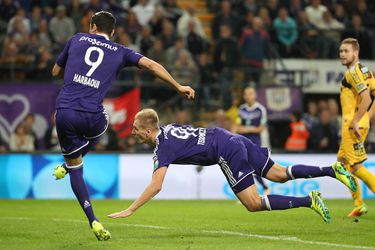 Anderlecht gaat dankzij late goal aan kop in België