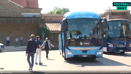 🎥 | Haha! Italië-bus vergeet assistent-bondscoach Gianluca Vialli mee te nemen