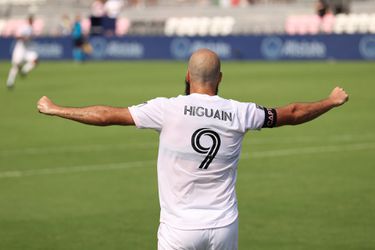 🎥 | 'Gijpie' lacht zich suf om postuur Higuaín: 'Hij is dikker dan Jan Boskamp!'