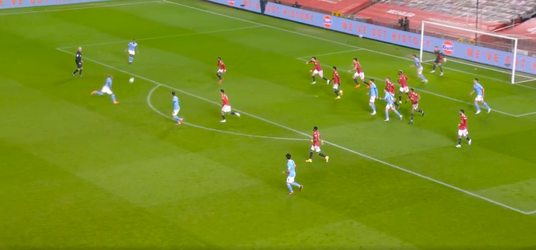 🎥 | Fernandinho en Stones helpen City aan Carabao Cup-finale na zege op United