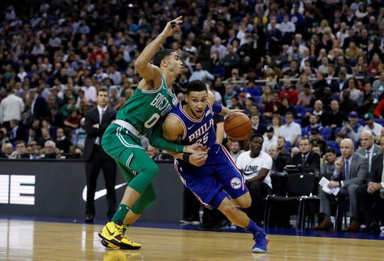 76ers trappen gaspedaal in en scoren 5 punten in 15 seconden (video)