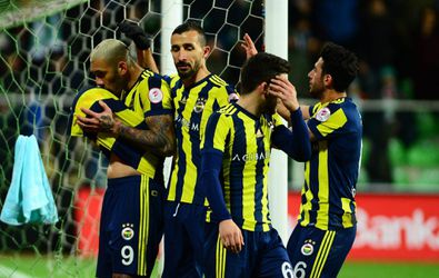 Fenerbahçe klopt Turkse koploper Basaksehir