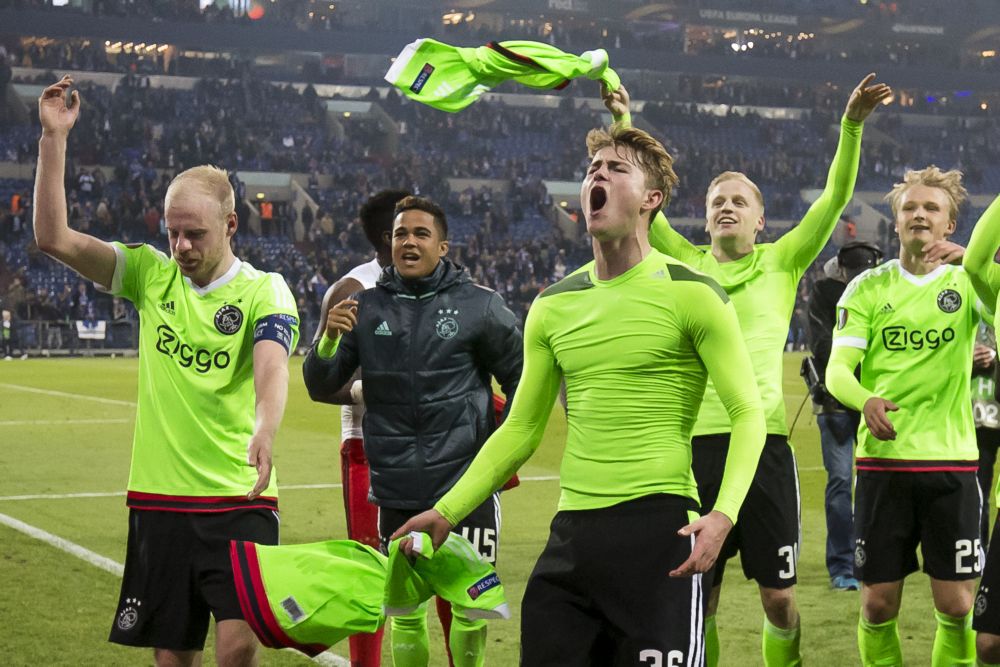 Ajax en Twente hebben bijna jongste teams van Europa