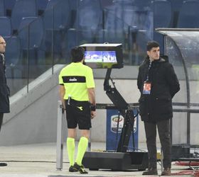 Revolutie in Serie A: beslissing videoscheidsrechter op grote schermen in stadions