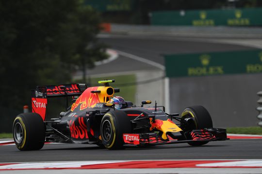 Verstappen in vrije training sneller dan Hamilton, klokt 4e tijd