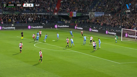 🎥 | 1-0! De Kuip ontploft na Feyenoord-goal Orkun Kökçü tegen Slavia Praag