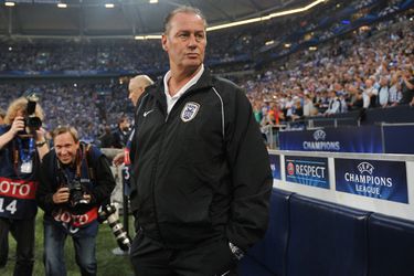 Huub Stevens gelooft in Ajax: 'PAOK-fans werken in het voordeel'