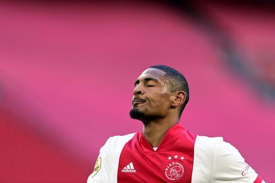 Ajax pakt 'maar' een punt tegen FC Utrecht en kan zondag tegen AZ nog géén kampioen worden