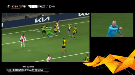 🎥 | Nu wél een penalty voor hands: Ajax op 2-0