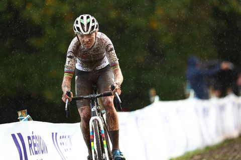 21-jarige Fem van Empel pakt in Frankrijk 2e EK-titel bij veldrijden