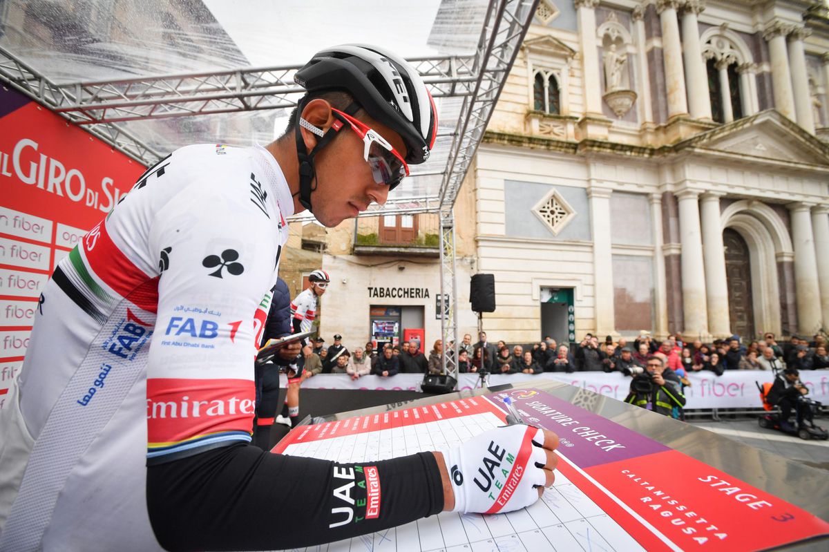 24-jarige Colombiaan Molano uit Giro gezet vanwege afwijkende bloedwaarden