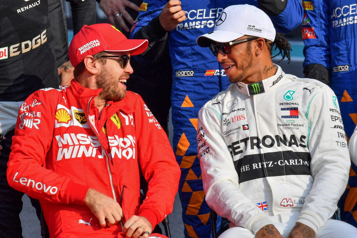 'Sebastian Vettel heeft het moeilijk, het wordt interessant als Lewis Hamilton vrijkomt'