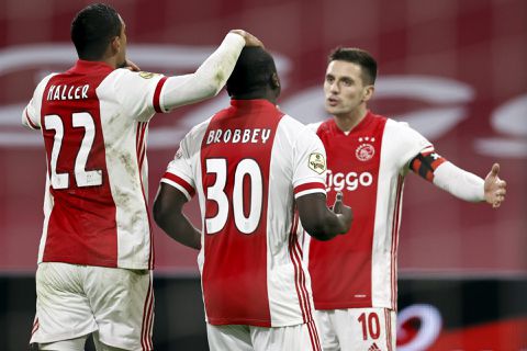 Gouden wissel van Ten Hag: Brobbey bezorgt slap Ajax de zege op Willem II