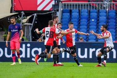 Feyenoord wint in heerlijk en verhit oefenpotje van Atlético Madrid
