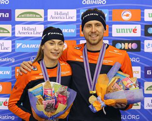 Ondanks complete chaos zien Femke Kok en Wesly Dijs een mooie mixed relay: 'Heeft zeker potentie'