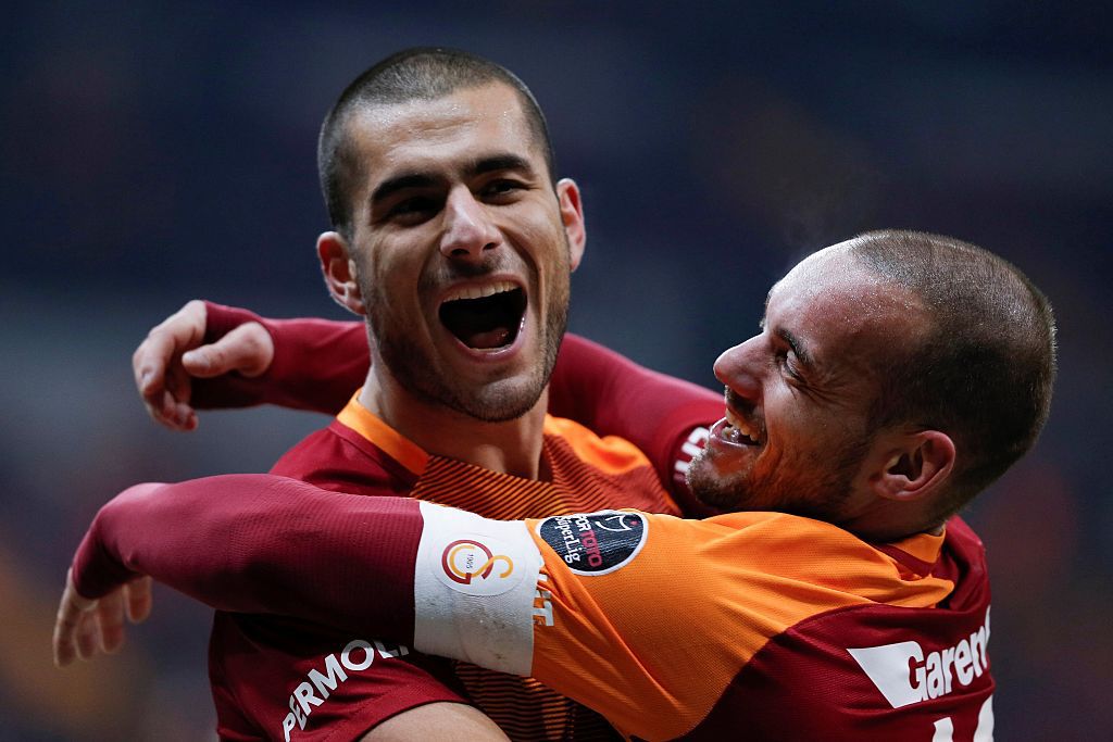 Sneijder de grote man voor Galatasaray bij monsterzege op Akhisar Belediyespor