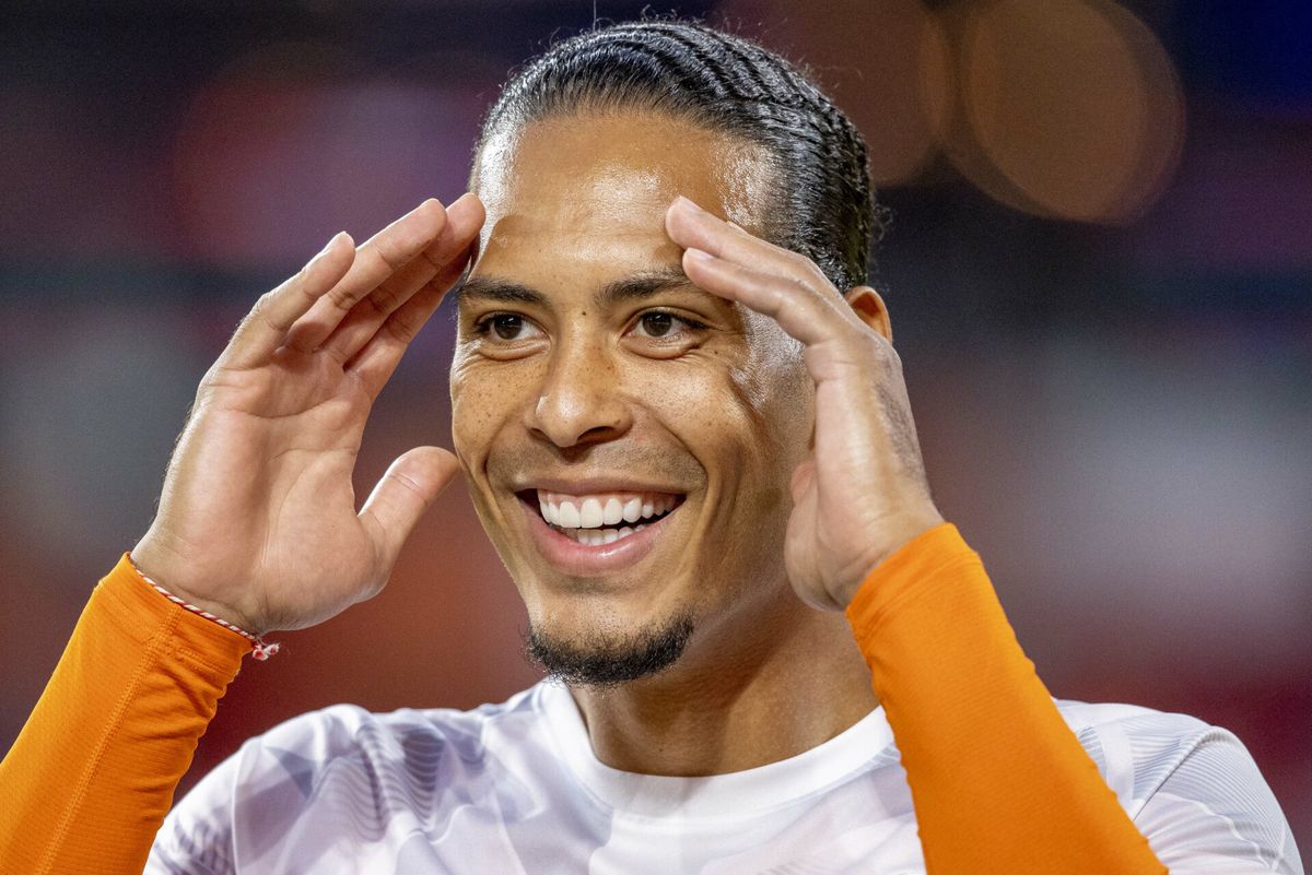 Dit is de opstelling van Oranje tegen Turkije: Van Dijk en Blind terug, Bergwijn vervangt Gakpo