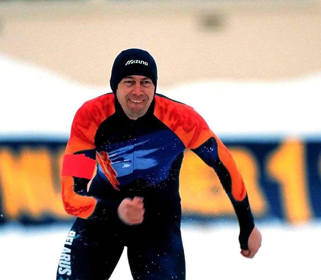 Schaatser Igor Zhelezovski, de sprintende Beer uit Minsk, is overleden