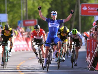 Jakobsen snelt naar ritzege in Slowakije, eindwinst voor Alaphilippe (video)