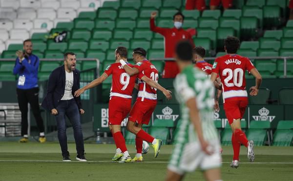 Bizarre slotfase bij Real Betis-Granada: 3 goals in de laatste 5 minuten