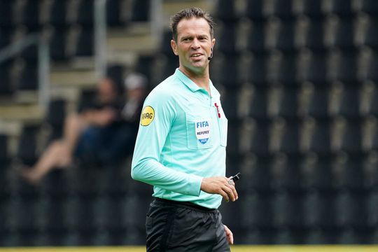 Deze scheidsrechter fluit komend weekend jouw club in de 1e speelronde van de Eredivisie