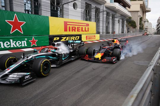 Marko hekelt beslissingen stewards: 'Hamilton krijgt geen straf omdat hij rode pet op heeft'