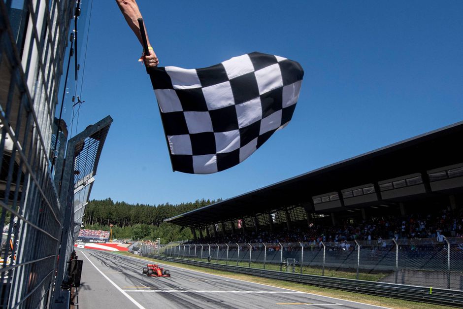 Woon je in Zandvoort? Hijs dan de zwartwit-geblokte racevlag!