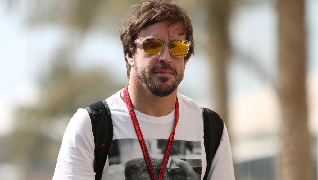 Briatore sluit overstap van Alonso naar Mercedes uit: 'We respecteren het contract'