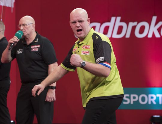 Van Gerwen én Noppert naar halve eindstrijd Players Championship Finals (video's)