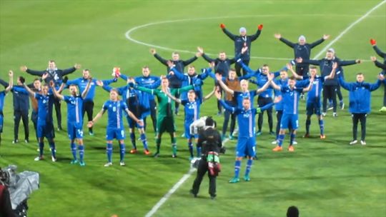 Sicke 'Viking Chant' van IJsland na behalen WK (video)