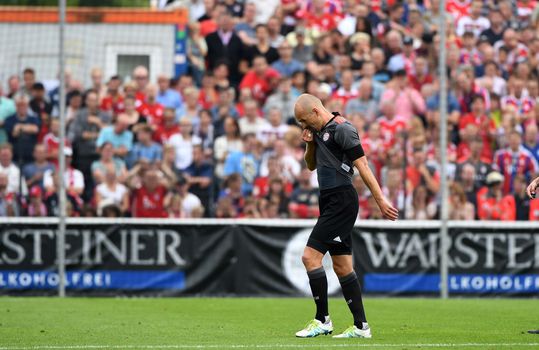 Robben wil niets overhaasten na zoveelste spierblessure