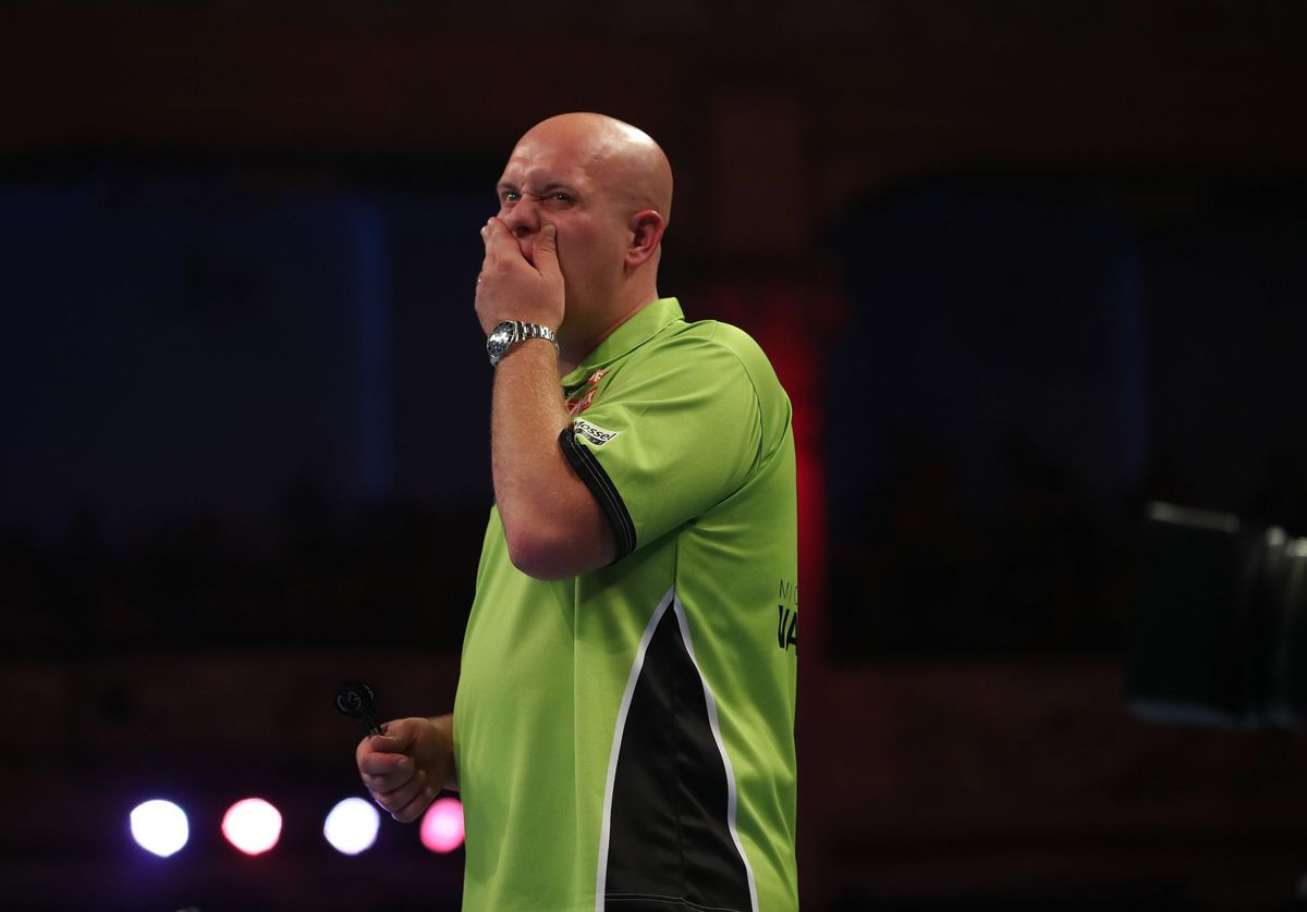 Oppermachtige Taylor geeft Van Gerwen pak slaag in kwartfinale World Matchplay