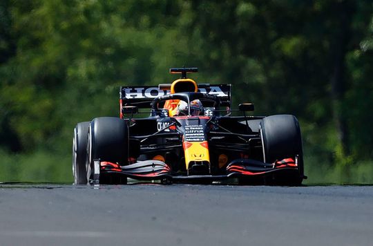 🎥 | Max Verstappen toont meteen aan dat hij klaar is voor de GP van Hongarije: snelste in VT1