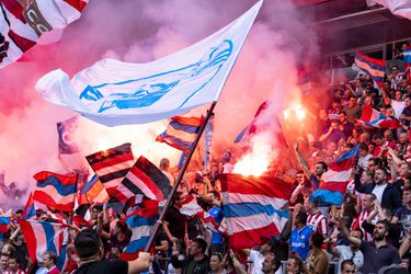 Tv-kijkers worden gek van trommel bij PSV - Feyenoord: 'Ik ga weer buiten zitten'