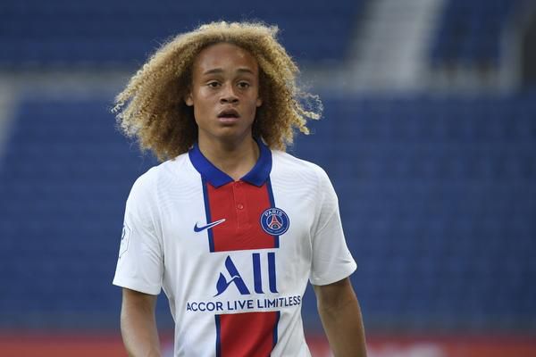 Gaat Xavi Simons (17) vanavond zijn officiële debuut maken voor PSG?