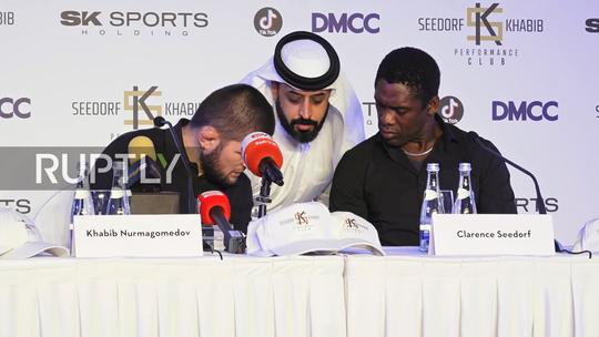 🎥 | Vet! Khabib en Clarence Seedorf openen samen een speciale voetbalschool