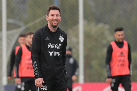 Lionel Messi kan naar ‘slechtste club ter wereld’: voor spiegel zeggen dat Pelé de beste is