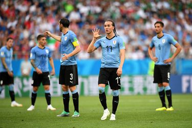 Uruguay komt via lucky goal op 2-0 (video)