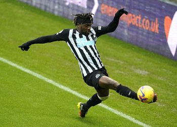 🤣📸 | Saint-Maximin maakt Sunderland-fan met de grond gelijk