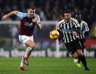 Newcastle neemt afstand van degradatiezone na zege op Burnley