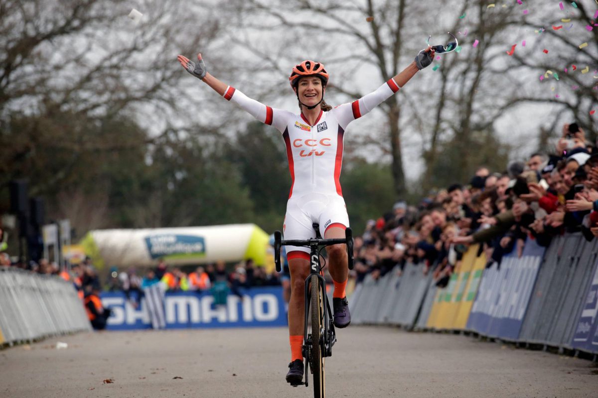Marianne Vos wint voor de 1e keer de wereldbeker in het veldrijden