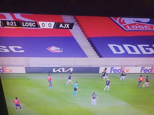 Irritatie en onbegrip over scorebord bij Lille-Ajax: 'Waarom?'