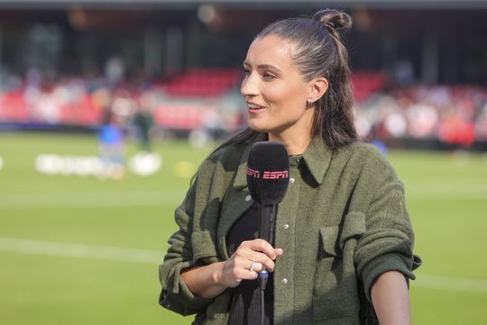 Leonne Stentler over Feyenoord: 'Niet gek dat er gedacht wordt aan een andere trainer'